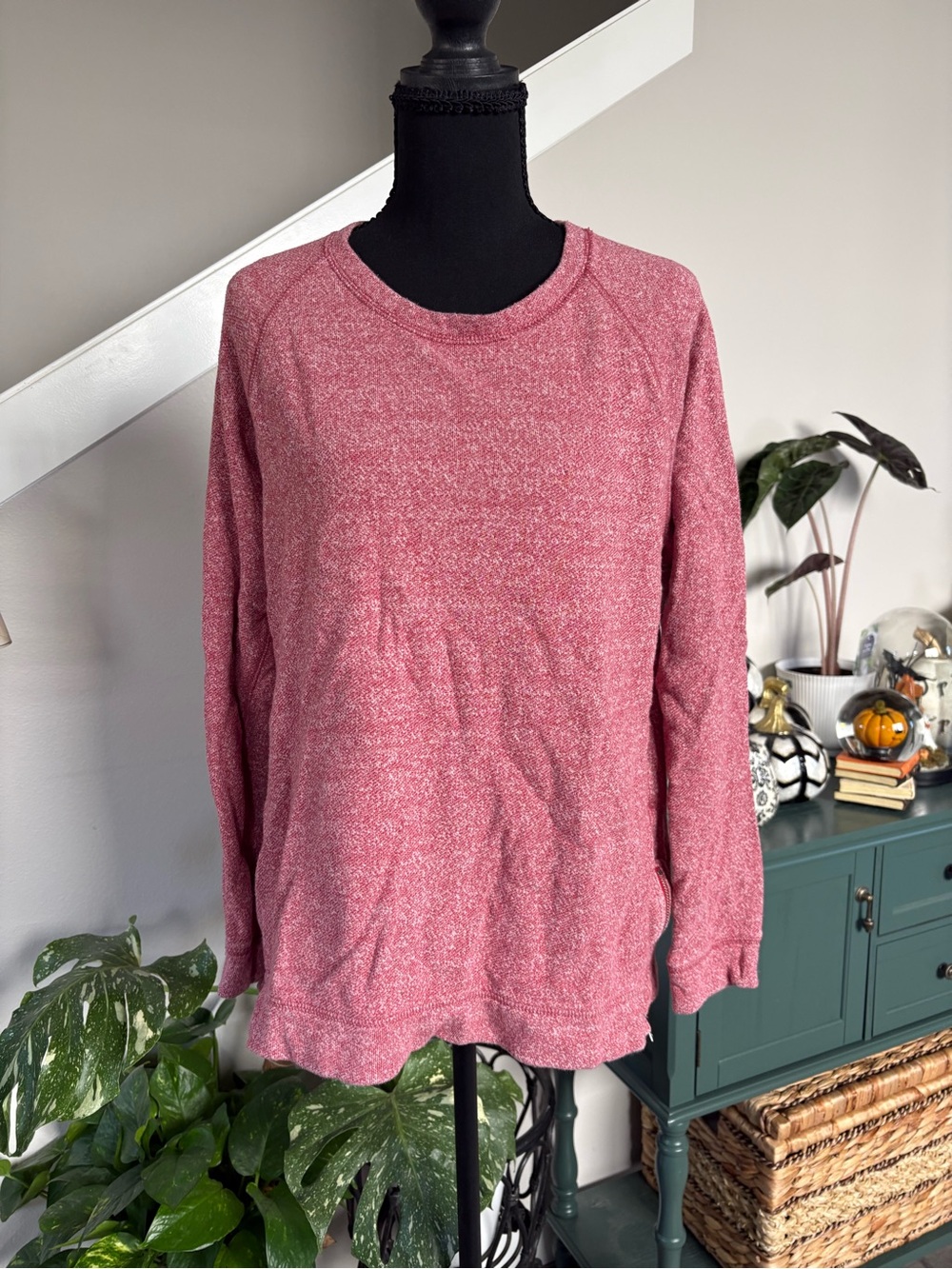 GAP Women's Crewneck Sweater in Heathered Rose